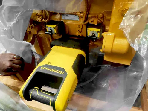 建設車両向けカスタマイズ刻印