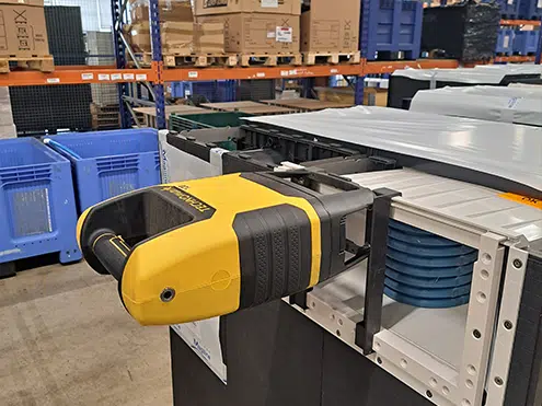 プールスキマー用プラスチック部品への刻印